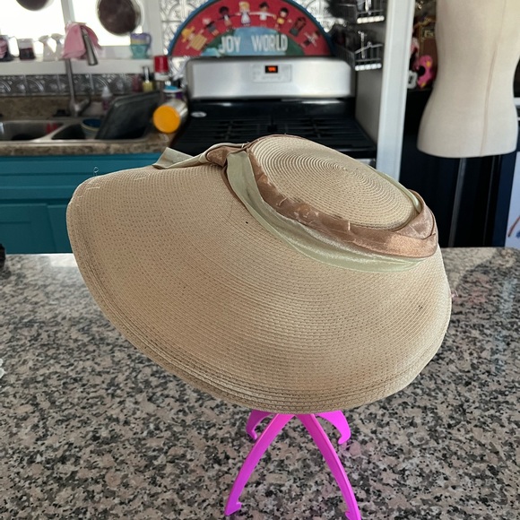 Vintage straw hat with chiffon ribbon trim - Picture 6 of 6